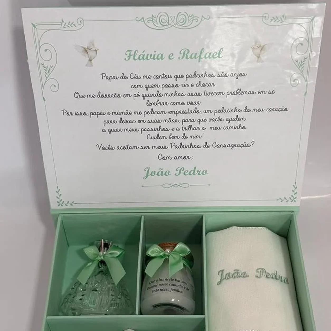 Lembrancinhas e brindes personalizados para maternidade e batizado